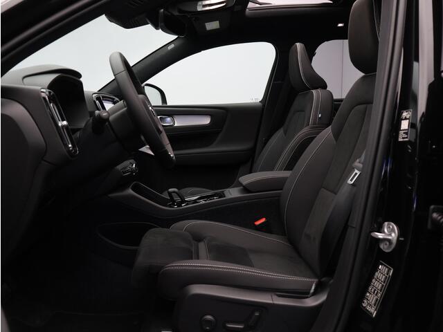 Volvo XC40 2.0 B4 Plus Dark / Pano. dak / Elektr. stoelverstelling / Stoel- + stuurwielverwarming / Harmand Kardon Audio / 19" / BLIS