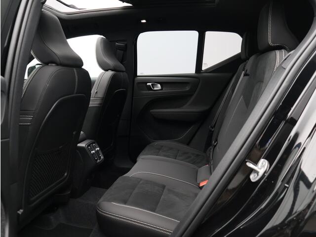 Volvo XC40 2.0 B4 Plus Dark / Pano. dak / Elektr. stoelverstelling / Stoel- + stuurwielverwarming / Harmand Kardon Audio / 19" / BLIS