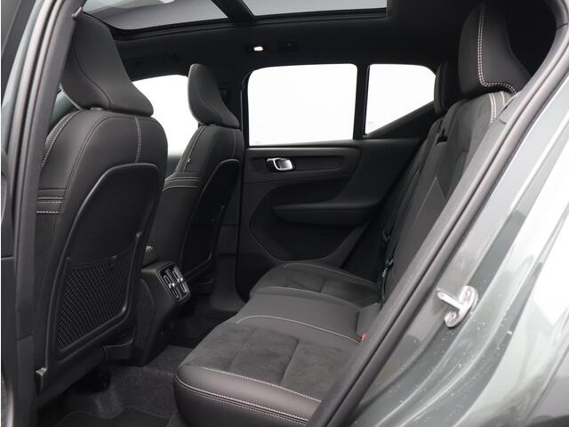 Volvo XC40 2.0 B4 Plus Dark / Pano. dak / Elektr. stoelverstelling / Stoel- + stuurwielverwarming / Harman Kardon Audio / BLIS