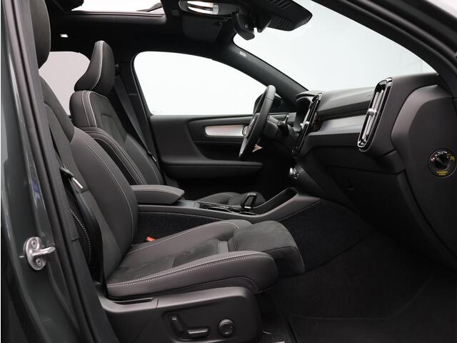 Volvo XC40 2.0 B4 Plus Dark / Pano. dak / Elektr. stoelverstelling / Stoel- + stuurwielverwarming / Harman Kardon Audio / BLIS