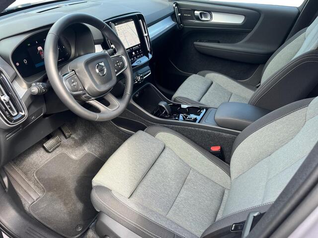 Volvo XC40 2.0 B4 Plus Dark