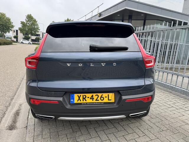 Volvo XC40 2.0 T4 Inscription Pano/dak, trekhaak, winterpakket,