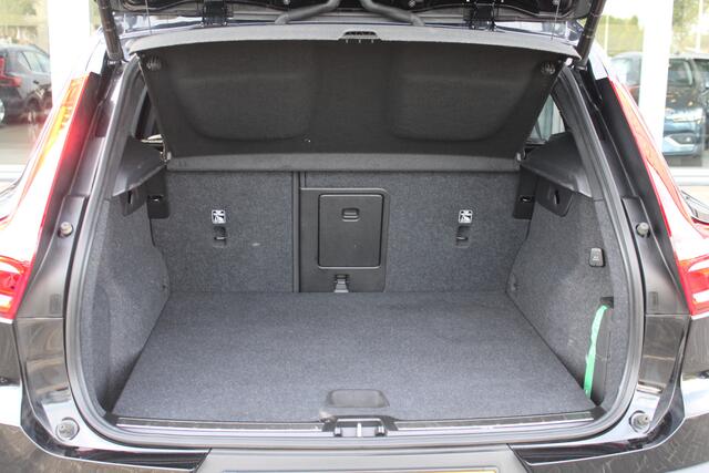Volvo XC40 T5 Plug-in hybrid Plus Bright | H& K Audio | Memory | Trekhaak | Stoel/stuurverwarming | Camera | Climate | Leer |