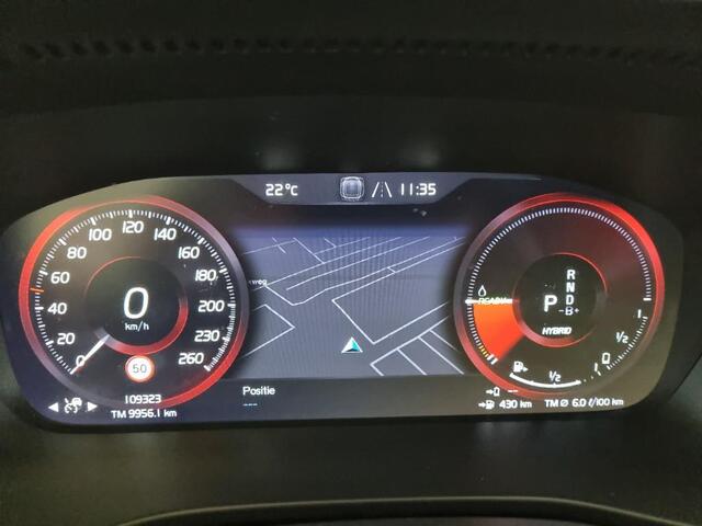Volvo XC40 1.5 T4 Plug-in hybrid Plus Dark | Adaptieve Cruise Control | Harman Kardon Audio | DAB | Donker Getint Glas | Stoel-/Stuurverwarming | Trekhaak | All Season Banden |