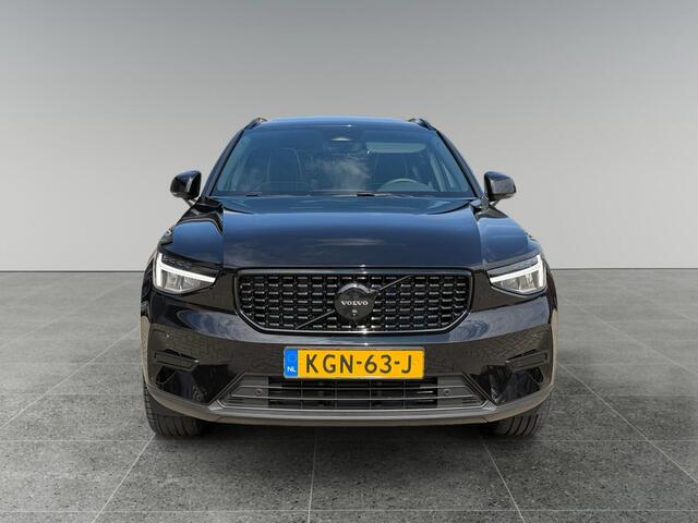Volvo XC40 2.0 B4 Plus Black Edition l Panoramadak l 360 camera l Trekhaak
