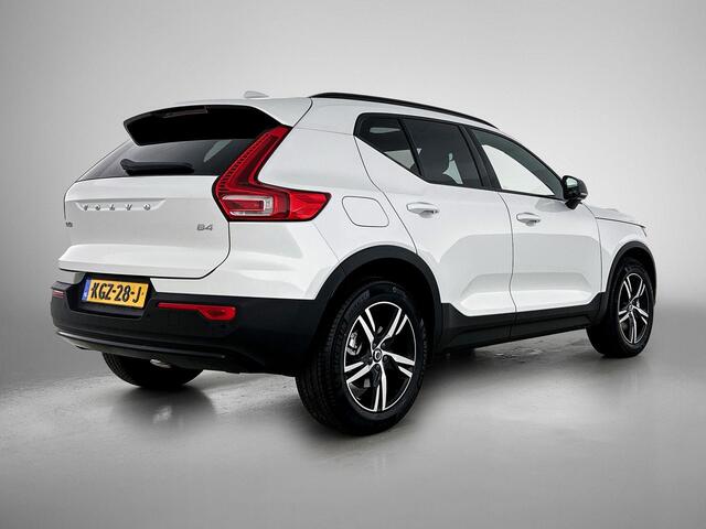 Volvo XC40 2.0 B4 Plus Dark