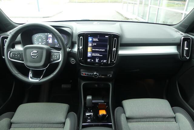 Volvo XC40 1.5 T5 Plug-in hybrid Plus Dark WINTER PACK, MEMORY, ADAPT. CRUISE, CLIMA, NAVI, CAMERA, PDC V&A, APPLE CARPLAY/ANDROID AUTO, BLIS, KEYLESS, ELEKT. ACHTERKLEP, ELEKT. STOELEN, 20.935KM