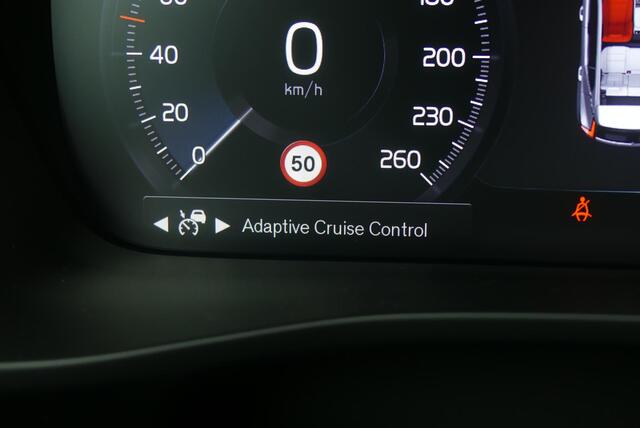 Volvo XC40 1.5 T5 Plug-in hybrid Plus Dark WINTER PACK, MEMORY, ADAPT. CRUISE, CLIMA, NAVI, CAMERA, PDC V&A, APPLE CARPLAY/ANDROID AUTO, BLIS, KEYLESS, ELEKT. ACHTERKLEP, ELEKT. STOELEN, 20.935KM