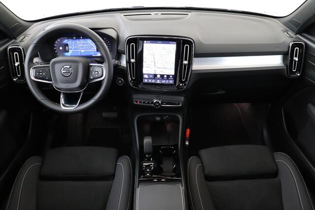 Volvo XC40 B4 (M-HYBRID) PLUS BLACK EDITION -PANO.DAK|HARMAN/KARDON|360°CAM|POWER-SEATS|VERW.VOORRUIT|PRIVACY.GLAS|TREKHAAK|20"