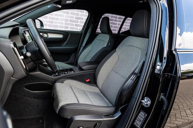Volvo XC40 2.0 B4 Plus Dark | Trekhaak | Harman Kardon Audio | Achteruitrijcamera | Parkeersensoren | Keyless Entry | Elektrische Achterklep | Elektrisch Verstelbare Voorstoelen | Stoelverwarming | Google Navigatie | Apple Carplay | Android Auto