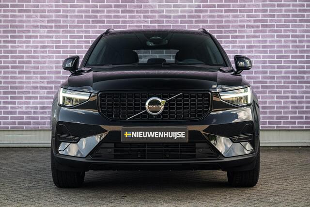Volvo XC40 2.0 B4 Plus Dark | Trekhaak | Harman Kardon Audio | Achteruitrijcamera | Parkeersensoren | Keyless Entry | Elektrische Achterklep | Elektrisch Verstelbare Voorstoelen | Stoelverwarming | Google Navigatie | Apple Carplay | Android Auto