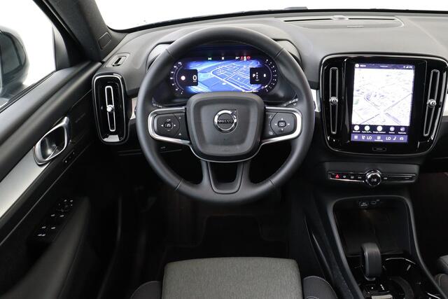 Volvo XC40 B4 (M-HYBRID) PLUS DARK -HARMAN/KARDON|CAMERA|ADAP.CRUISE|POWER-SEATS|VERW.VOORRUIT|PRIVACY.GLAS|TREKHAAK|18"
