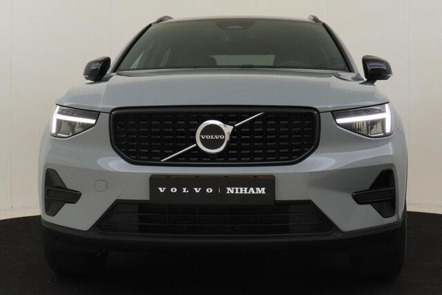 Volvo XC40 B4 (M-HYBRID) PLUS DARK -HARMAN/KARDON|CAMERA|ADAP.CRUISE|POWER-SEATS|VERW.VOORRUIT|PRIVACY.GLAS|TREKHAAK|18"