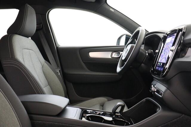 Volvo XC40 B4 (M-HYBRID) PLUS DARK -HARMAN/KARDON|CAMERA|ADAP.CRUISE|POWER-SEATS|VERW.VOORRUIT|PRIVACY.GLAS|TREKHAAK|18"