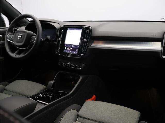 Volvo XC40 2.0 B4 Plus Dark / Trekhaak / Harman Kardon / Stoelverwarming voor & achter / Memory seats / Voorruitverwarming