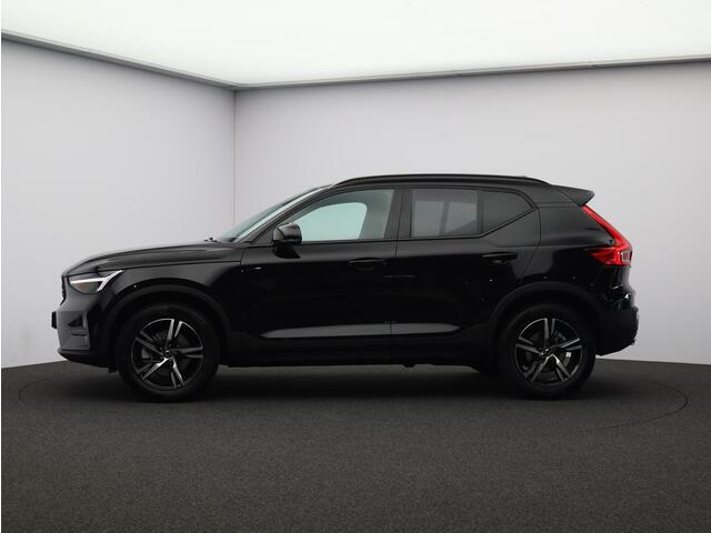 Volvo XC40 2.0 B4 Plus Dark / Trekhaak / Harman Kardon / Stoelverwarming voor & achter / Memory seats / Voorruitverwarming