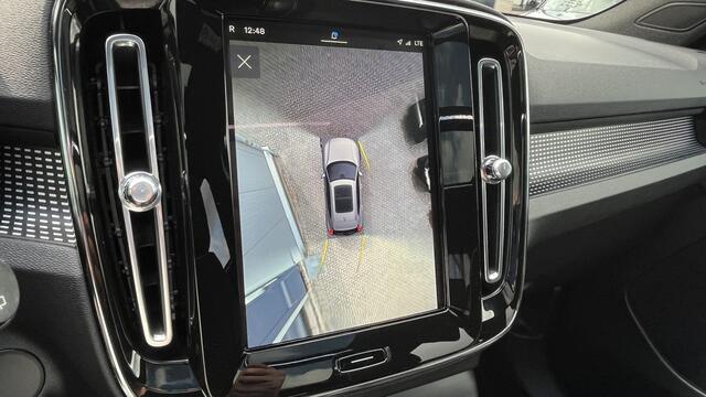 Volvo XC40 Recharge P8 AWD R-Design | Climate Pack (achterbank verwarmd) | ack Lounge (audio installatie high end, elektrisch glazen schuif-/kanteldak, parkeersensor voor, rondomzicht camera)