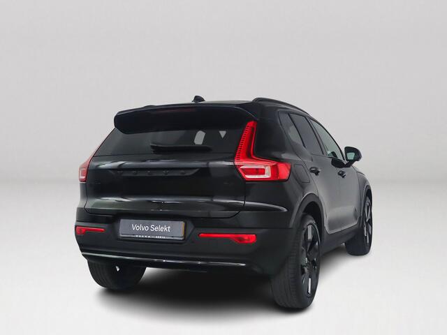 Volvo XC40 B4 Plus Black Edition | Panoramadak | 360° camera | Harman Kardon | Stoel- en stuurverwarming | Trekhaak