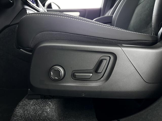 Volvo XC40 B4 Plus Black Edition | Panoramadak | 360° camera | Harman Kardon | Stoel- en stuurverwarming | Trekhaak