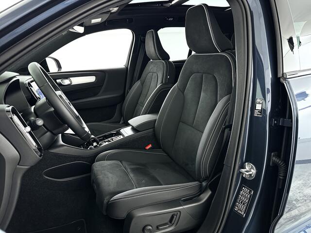 Volvo XC40 B4 Plus Black Edition | Panoramadak | 360° camera | Harman Kardon | Stoel- en stuurverwarming | Trekhaak