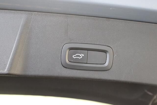 Volvo XC40 1.5 T3 Momentum Pro