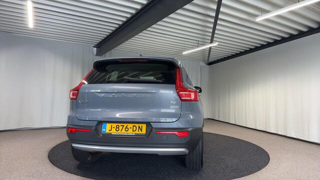 Volvo XC40 2.0 T4 R-Design Automaat | Trekhaak | Achteruitrijcamera