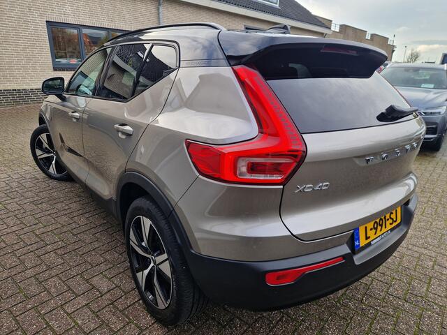 Volvo XC40 T4 Recharge R-Design | camera achter | Stoelverwarming en stuurverwarming | getinte ramen | Apple carplay