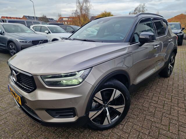Volvo XC40 T4 Recharge R-Design | camera achter | Stoelverwarming en stuurverwarming | getinte ramen | Apple carplay