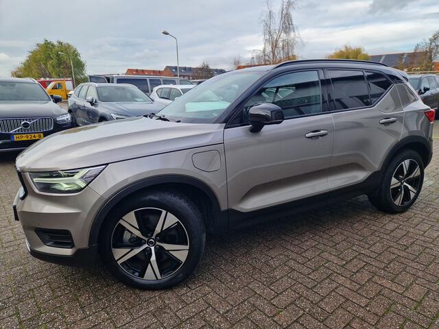 Volvo XC40 T4 Recharge R-Design | camera achter | Stoelverwarming en stuurverwarming | getinte ramen | Apple carplay