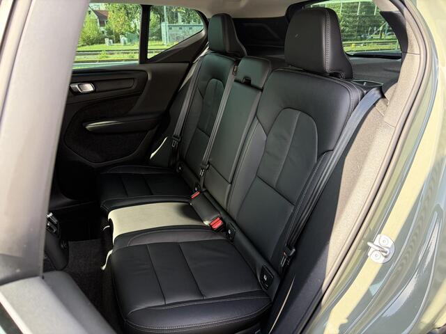 Volvo XC40 1.5 T4 Plug-in hybrid Plus Bright Stuur- Stoelverwarming / Adaptive Cruise Control / Trekhaak / Leer / Harman Kardon / Parkeercamera achter / Parkeersensoren 360 / Led / All Season banden /