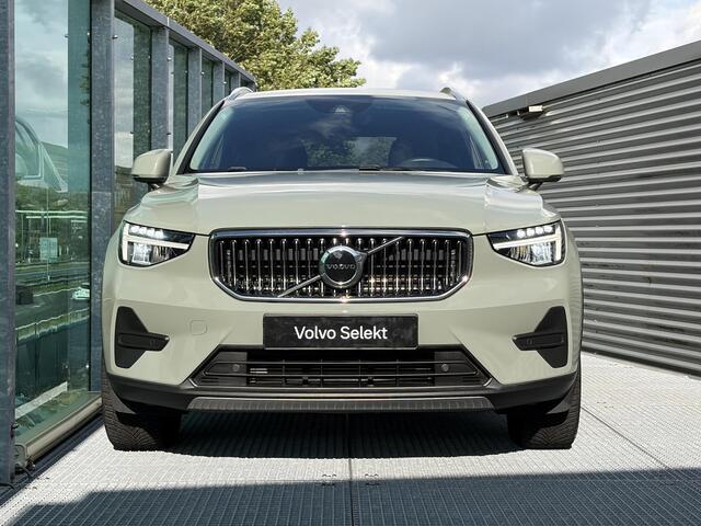 Volvo XC40 1.5 T4 Plug-in hybrid Plus Bright Stuur- Stoelverwarming / Adaptive Cruise Control / Trekhaak / Leer / Harman Kardon / Parkeercamera achter / Parkeersensoren 360 / Led / All Season banden /