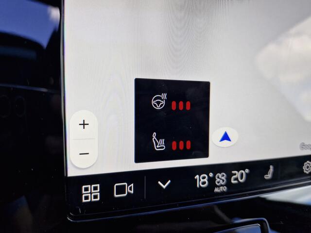 Volvo XC40 Recharge Pro is een luxe, volledig elektrische uitvoering van de populaire compacte SUV. Dit uitgeruste Pro-model biedt extra opties zoals een panoramadak, een 360-graden camera, stuurverwarming en geavanceerde led-verlichting.