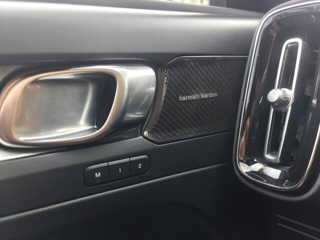 Volvo XC40 T5 Plug-in hybrid Plus Dark | Rijklaarprijs | Harman Kardon | Elek. Stoelen |