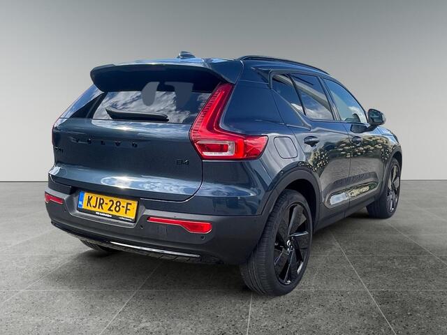 Volvo XC40 2.0 B4 Plus Black Edition