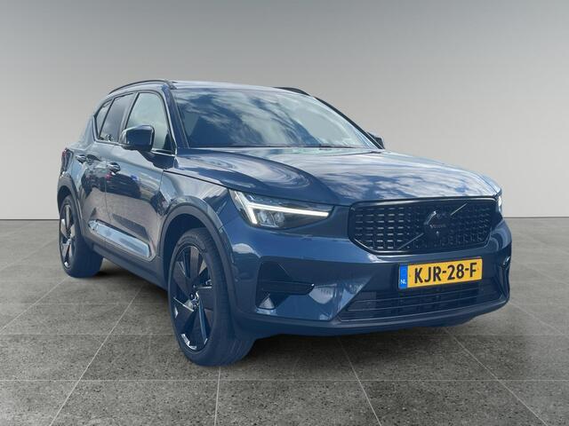 Volvo XC40 2.0 B4 Plus Black Edition