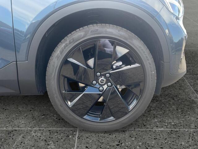 Volvo XC40 2.0 B4 Plus Black Edition