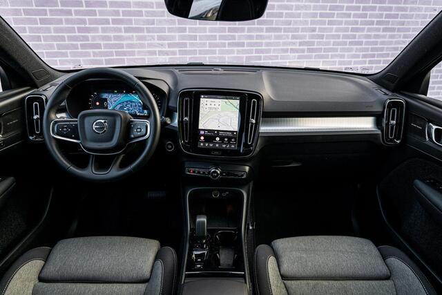 Volvo XC40 2.0 B4 Plus Dark | Trekhaak | Stoel/stuurverwarming | Power Seats | Memory | Stoel/Stuur verwarming | Harman/Kardon | Camera | Parkeersensoren V+A | Extra getint glas |