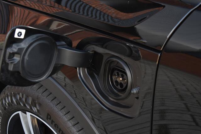 Volvo XC40 T5 211PK Twin Engine R-Design | Trekhaak | Climate Pack | Harman & Kardon