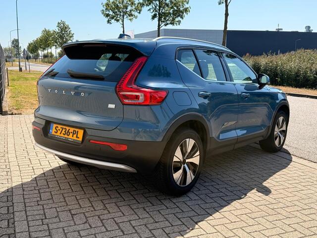 Volvo XC40 1.5 T5 Plug-in hybrid Core Bright LED | Camera | Parkeerseonren vóór en achter | Keyless entry | Elektrische achterklep | verwarmde voorstoelen | verwarmd Stuurwiel | All Season banden | Volvo On Call | Trekhaak | 1800Kg trekgewicht! |