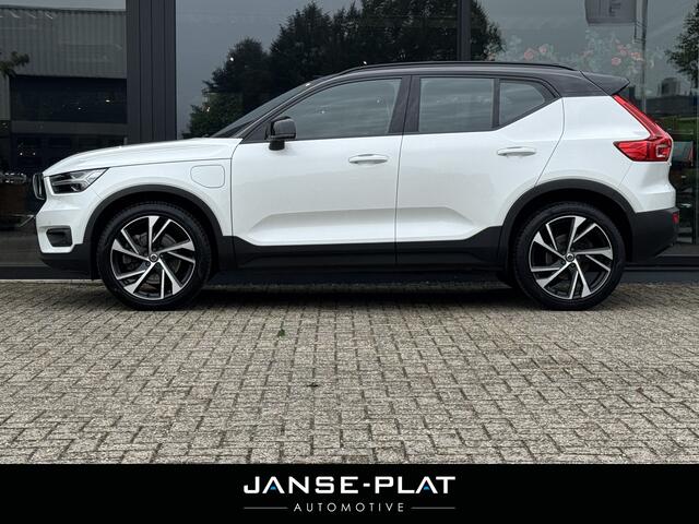 Volvo XC40 1.5 T5 Recharge R-Design Pano | Wegdr. Trekhaak | Adaptive Cruise |