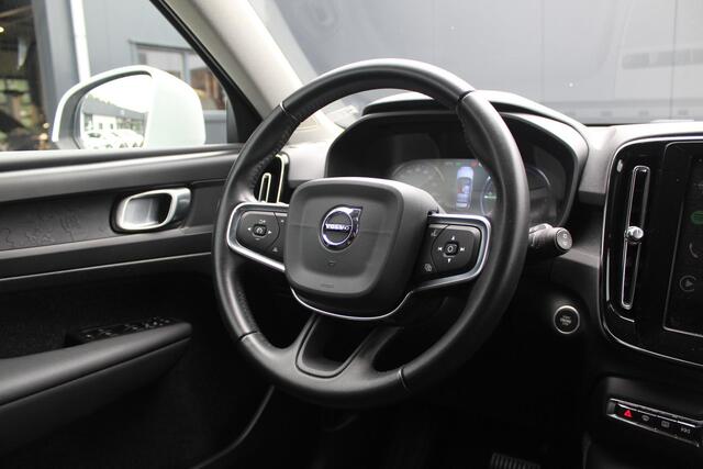 Volvo XC40 1.5 T5 Twin Engine Momentum Pro | Incl. 12 maanden garantie | 100% onderhouden | Cruise control | Climate control | Apple carplay/Android auto | Parkeercamera | Stoelverwarming |
