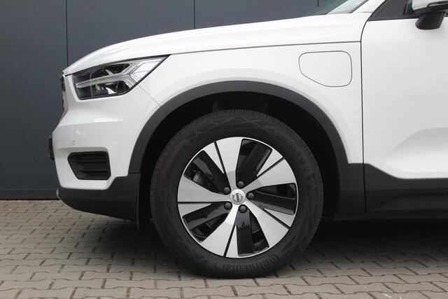 Volvo XC40 1.5 T5 Twin Engine Momentum Pro | Incl. 12 maanden garantie | 100% onderhouden | Cruise control | Climate control | Apple carplay/Android auto | Parkeercamera | Stoelverwarming |