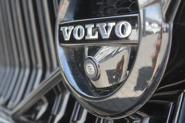 Volvo XC40 1.5 T4 Recharge R-Design Expression | Incl. 12 maanden garantie | Trekhaak | H&K audio | Schuif/kantel dak | Stoelverwarming | Stuurverwarming | Dodehoek detectie | Cruise control | Climate control | 21" velgen | Apple carplay/Android auto | Navigatie | Airco