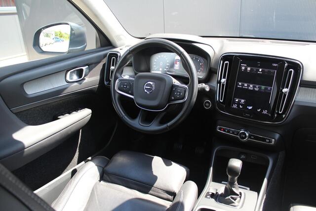 Volvo XC40 1.5 T3 Inscription | Incl. 12 maanden garantie | Cruise control | Climate control | Stoel/stuurverwarming | Apple carplay/Android auto | DAB radio | Parkeercamera | Lane assist |