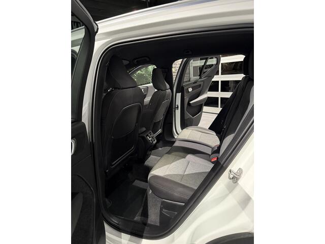 Volvo XC40 1.5 Core Autom Apple CarPlay Stoel-Stuur Verw