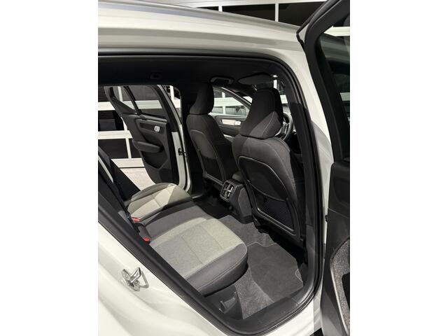 Volvo XC40 1.5 Core Autom Apple CarPlay Stoel-Stuur Verw