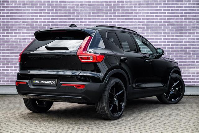 Volvo XC40 2.0 B4 Plus Black Edition | Trekhaak | Lichtmetalen Velgen 20 inch | Harman Kardon Audio | Panoramadak | 360 Graden Camera | Parkeersensoren | Keyless Entry | Elektrische Achterklep | Elektrisch Verstelbare Voorstoelen | Stoelverwarming | Google Navigatie | Apple Carplay | Android Auto