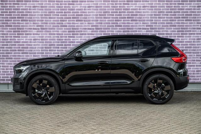 Volvo XC40 2.0 B4 Plus Black Edition | Trekhaak | Lichtmetalen Velgen 20 inch | Harman Kardon Audio | Panoramadak | 360 Graden Camera | Parkeersensoren | Keyless Entry | Elektrische Achterklep | Elektrisch Verstelbare Voorstoelen | Stoelverwarming | Google Navigatie | Apple Carplay | Android Auto