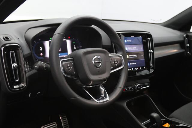 Volvo XC40 Recharge Pro 232 PK 70 KWH, SOH 96 %, Panoramadak, Trekhaak, Harman/Kardon, Memory