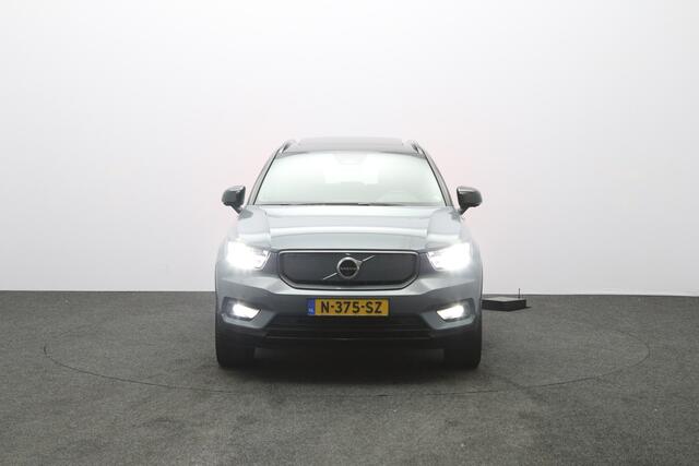 Volvo XC40 Recharge Pro 232 PK 70 KWH, SOH 96 %, Panoramadak, Trekhaak, Harman/Kardon, Memory